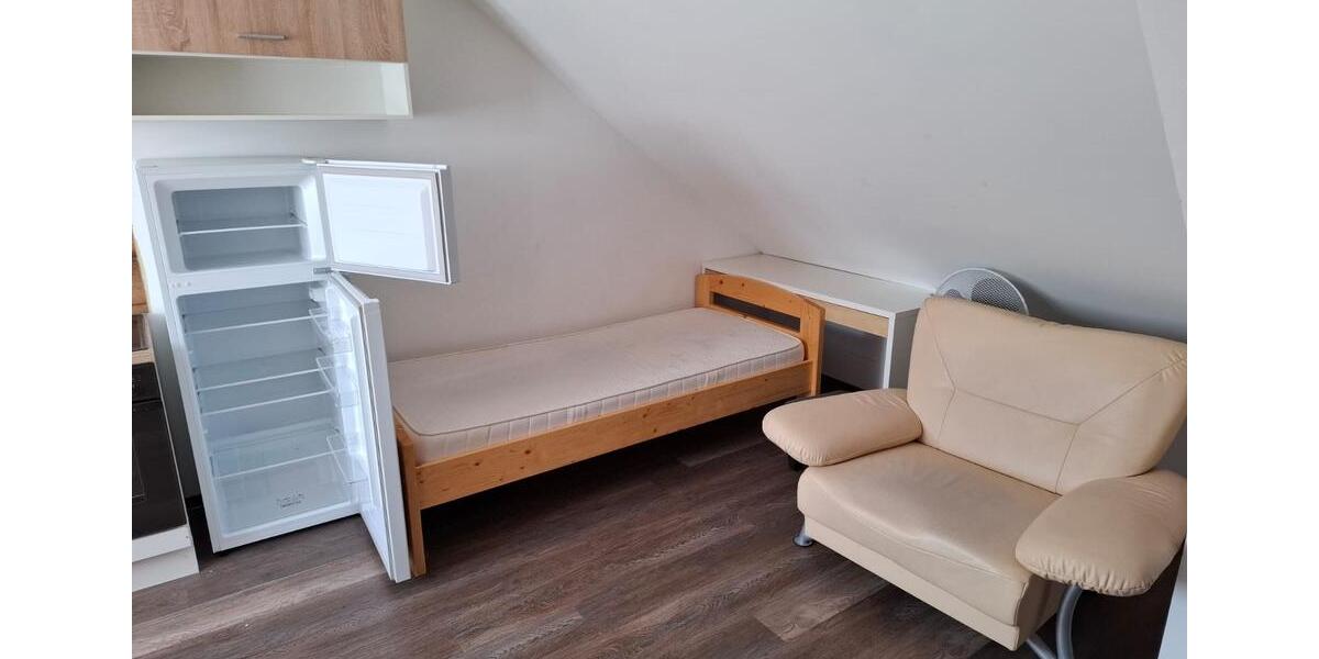 Dachgeschoßwohnung Friedewald - 1 Zimmer, 40 m&sup2;, 400&euro; | Angebot:26068072