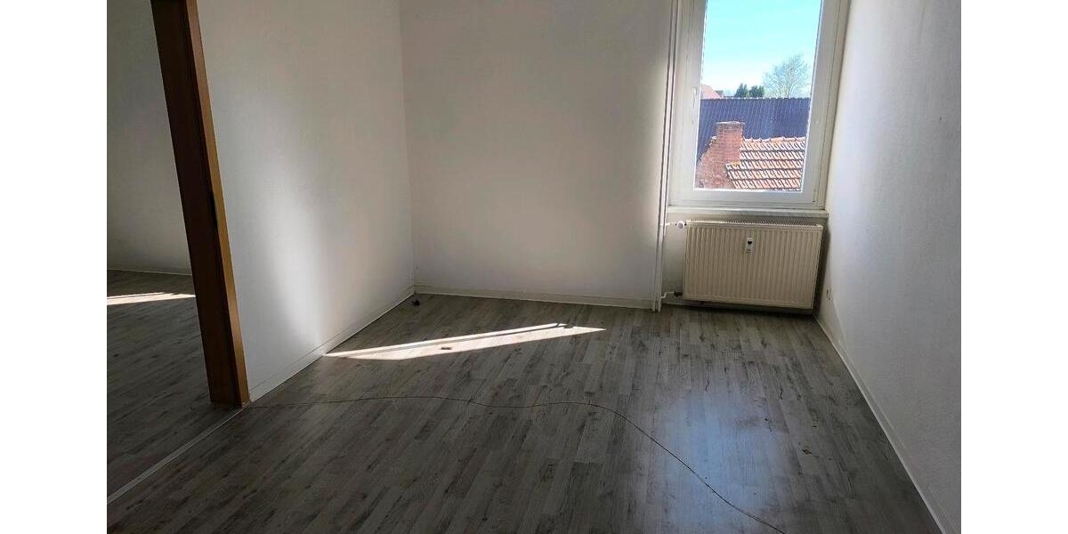 Etagenwohnung Allstedt - 3 Zimmer, 63 m&sup2;, 360&euro; | Angebot:26181683