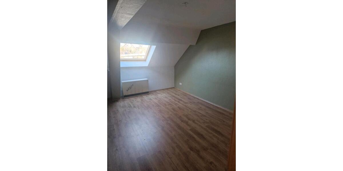 Dachgeschoßwohnung Oberkotzau - 2.5 Zimmer, 48 m&sup2;, 380&euro; | Angebot:26249103