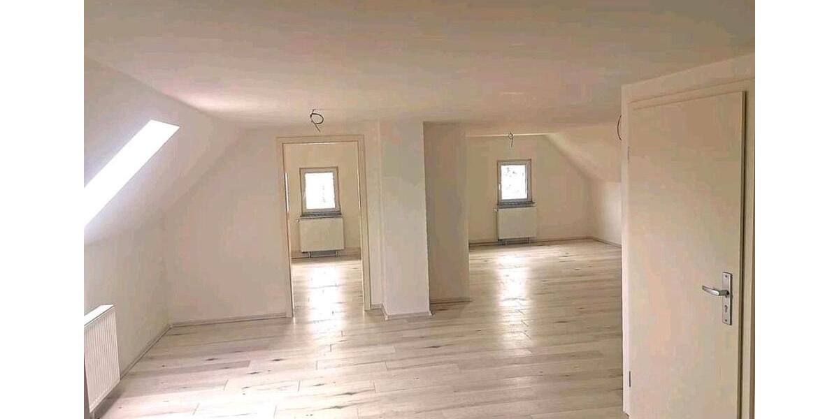 Dachgeschoßwohnung Nattheim - 3 Zimmer, 93 m&sup2;, 750&euro; | Angebot:26399195