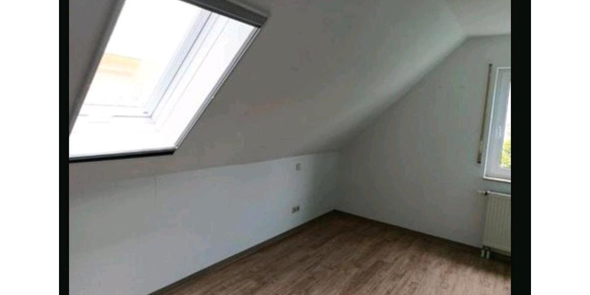 Dachgeschoßwohnung Meiningen - 3 Zimmer, 80 m&sup2;, 480&euro; | Angebot:24801859