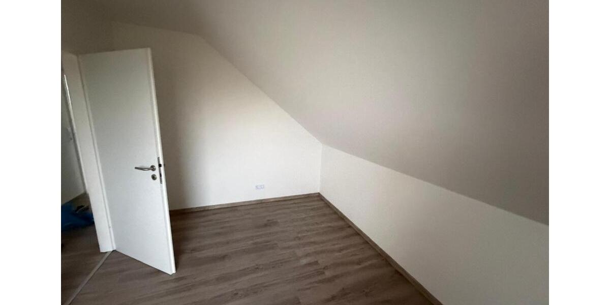 Dachgeschoßwohnung Bad Rodach - 3 Zimmer, 92 m&sup2;, 430&euro; | Angebot:26122040