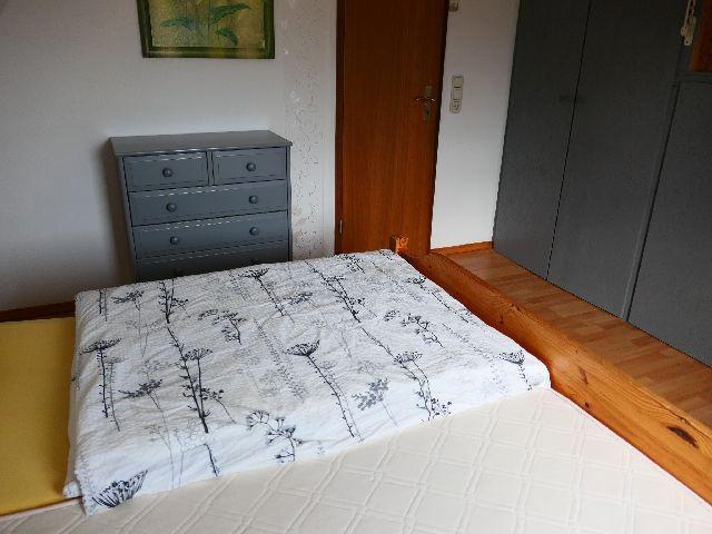 Sehr dörfliche 1993 neu erstellte 2-Zi-Maisonette-Wohnung mit Einbauküche, Loggia und Carport! 2 zimmer