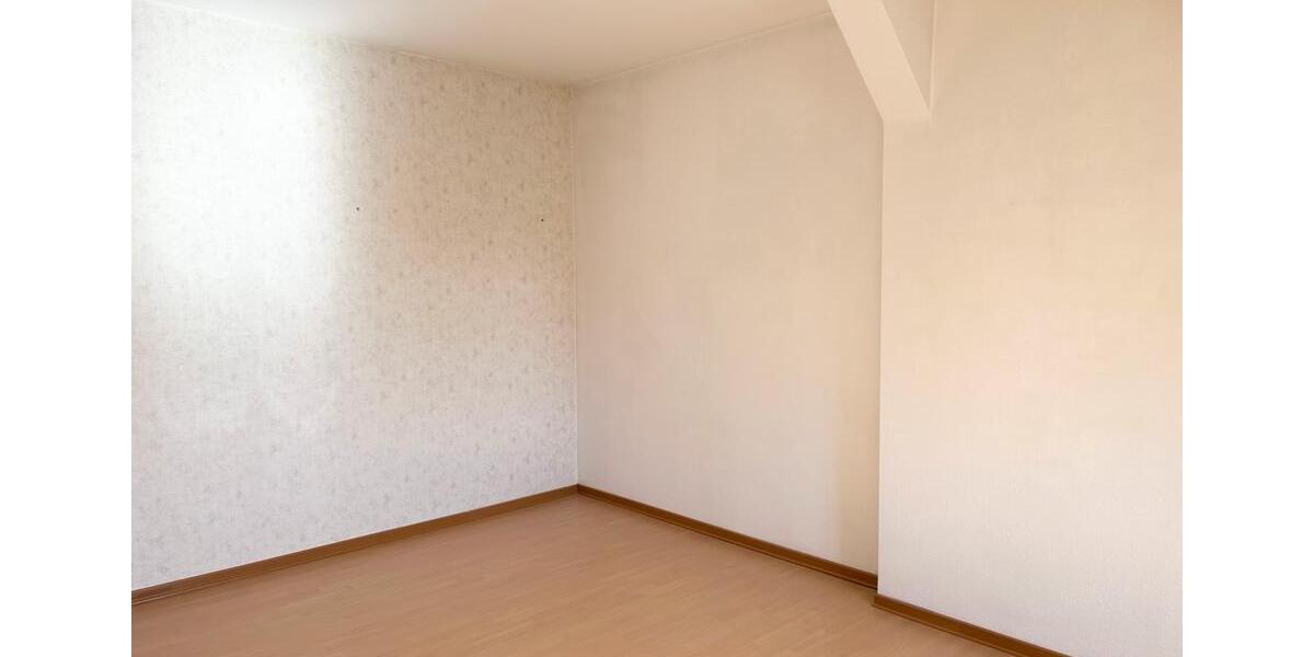Dachgeschoßwohnung Dessau-Roßlau Brambach - 3 Zimmer, 79 m&sup2;, 510&euro; | Angebot:23573300