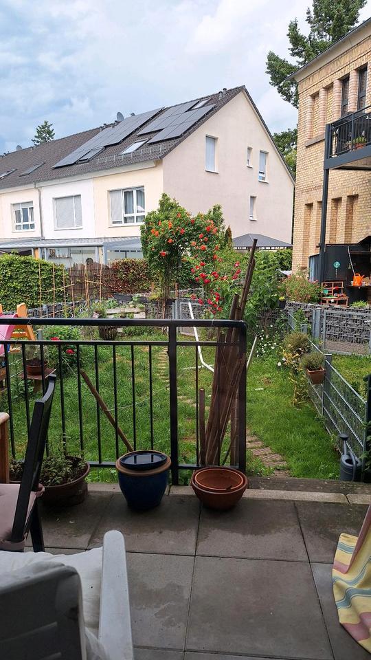 Möbliertes WG Zimmer! Große Wohnung mit Garten und zwei Hunden!!