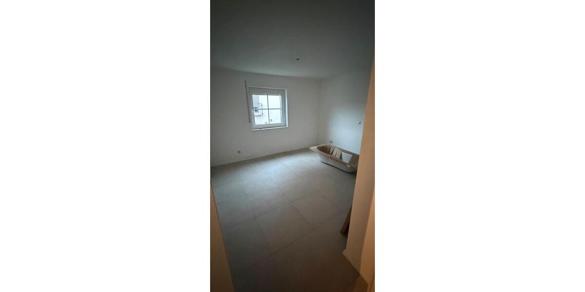 Erdgeschoßwohnung Trier Kürenz - 4 Zimmer, 105 m&sup2;, 1.450&euro; | Angebot:25952473