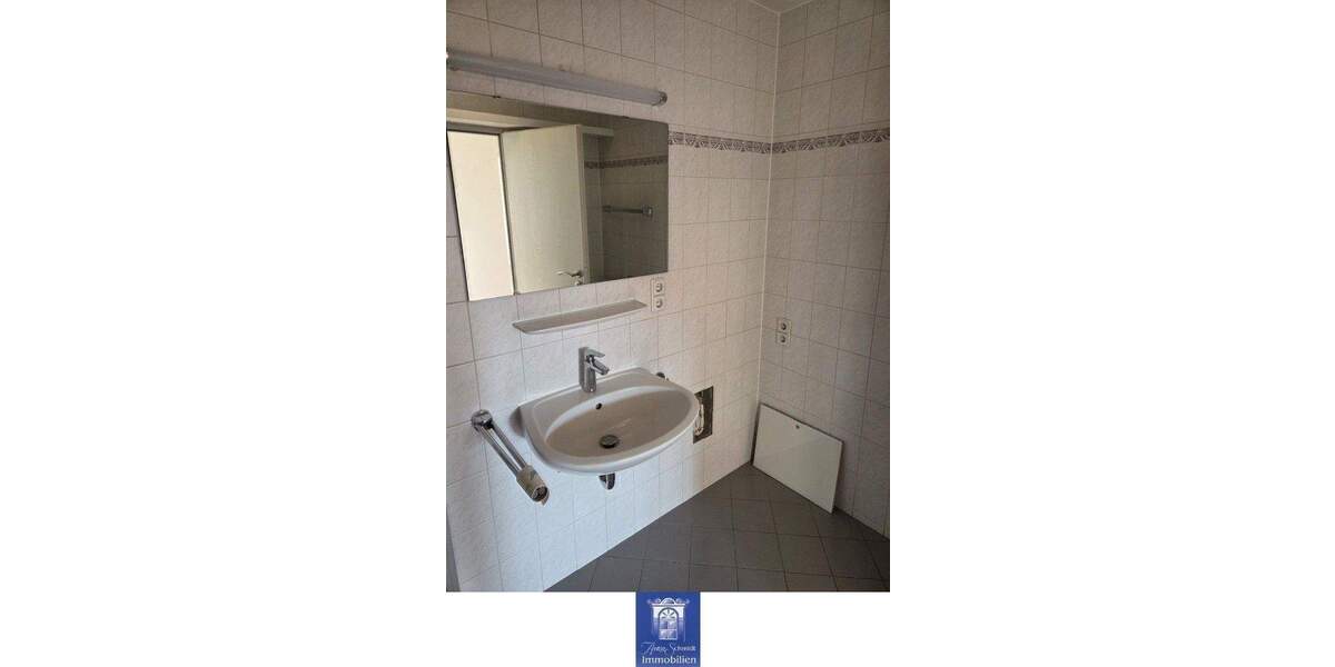 Etagenwohnung Senftenberg - 2 Zimmer, 72 m&sup2;, 460&euro; | Angebot:25781181