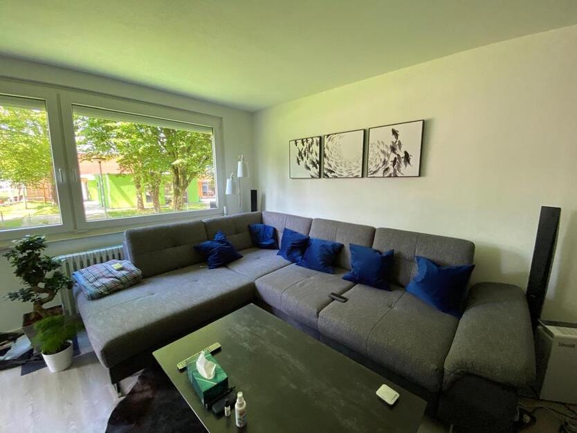 Helle 3 Zimmer Erdgeschoßwohnung mit EBK und weiteren Extras