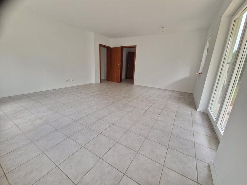 Freundliche, neu renovierte 3 Zimmer Wohnung