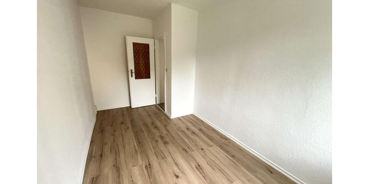 Erdgeschoßwohnung Hainichen - 3 Zimmer, 57 m&sup2;, 300&euro; | Angebot:22055182