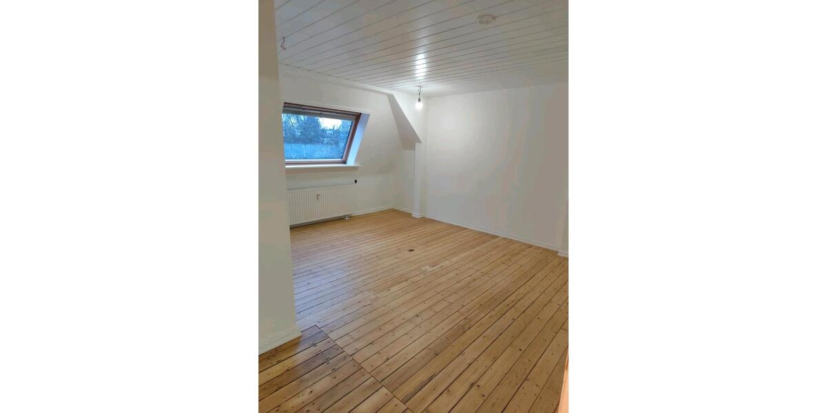Dachgeschoßwohnung Lübeck Sankt Jürgen - 2 Zimmer, 38 m&sup2;, 795&euro; | Angebot:26515670