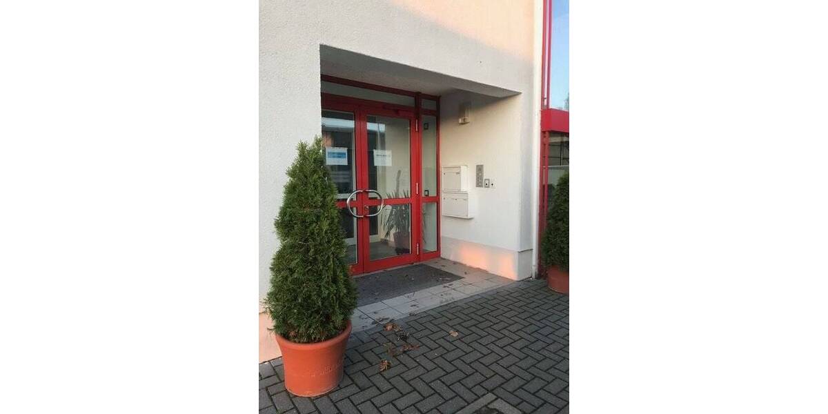 Ihr neuer repräsentativer Firmensitz mit großer Lager-Produktionsfläche erwartet Sie zimmer