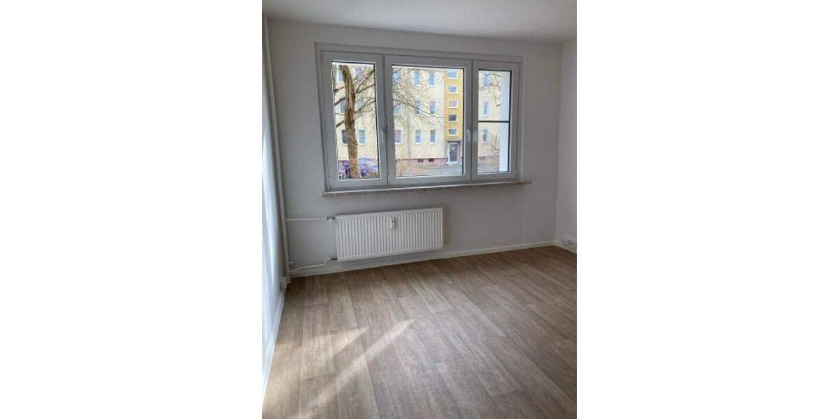 Etagenwohnung Bernburg (Saale) Bernburg - 4 Zimmer, 76 m&sup2;, 471&euro; | Angebot:25739911