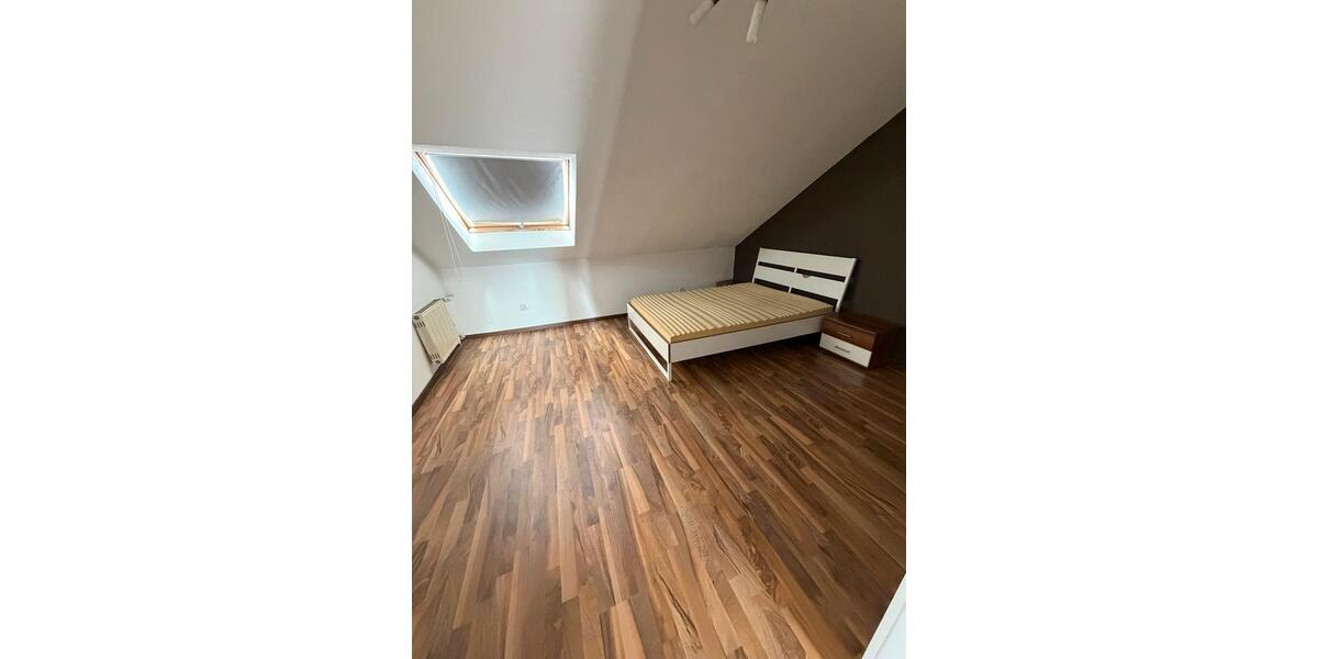 Dachgeschoßwohnung Völklingen - 3 Zimmer, 78 m&sup2;, 750&euro; | Angebot:26034284