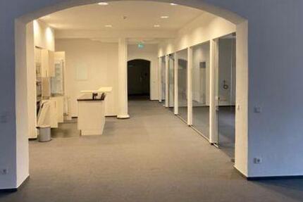 VB3516VLa Moderne Bürofläche in denkmalgeschütztem Gebäude ca. 10 km westlich von Regensburg