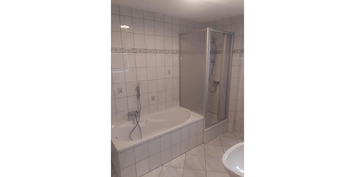 Erdgeschoßwohnung Ebersbach - 3 Zimmer, 95 m&sup2;, 649&euro; | Angebot:26368850