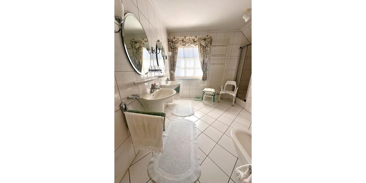 Einfamilienhaus Buxtehude - 2 Zimmer, 183 m&sup2;, 2.700&euro; | Angebot:26091803
