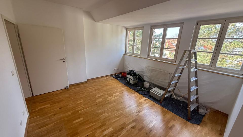 Dachgeschoßwohnung Schwerin Friedrichsthal - 4 Zimmer, 137 m&sup2;, 1.370&euro; | Angebot:25855164