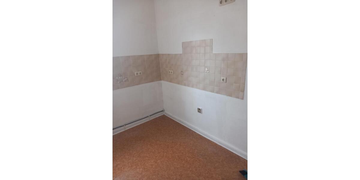 Etagenwohnung Lügde - 5 Zimmer, 130 m&sup2;, 850&euro; | Angebot:26254886