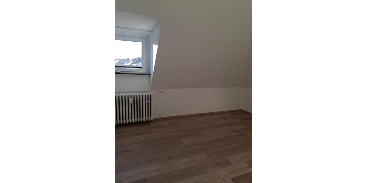 Dachgeschoßwohnung Amberg - 4 Zimmer, 87 m&sup2;, 880&euro; | Angebot:24382320