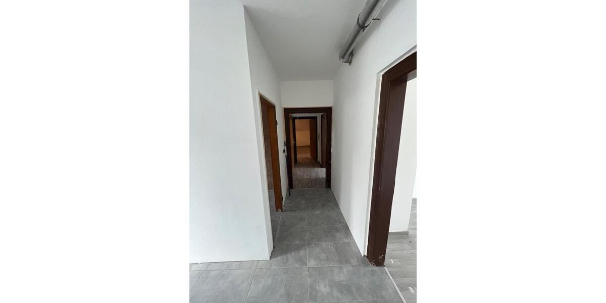 Dachgeschoßwohnung Kaiserslautern Betzenberg - 4 Zimmer, 100 m&sup2;, 950&euro; | Angebot:25313088