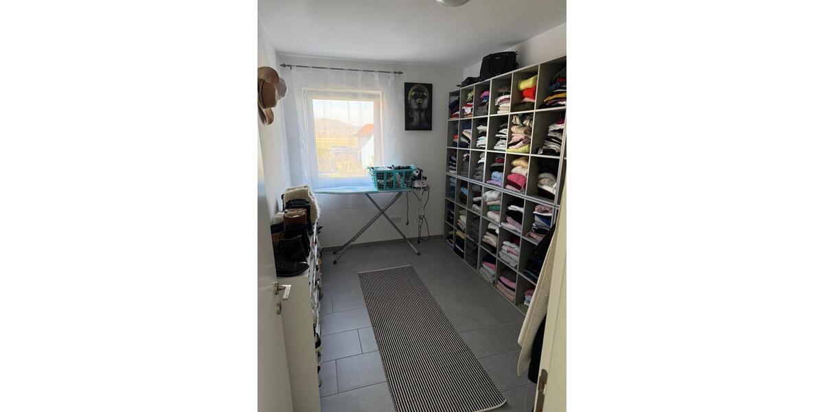 Etagenwohnung Dombühl - 4 Zimmer, 130 m&sup2;, 1.100&euro; | Angebot:26024623