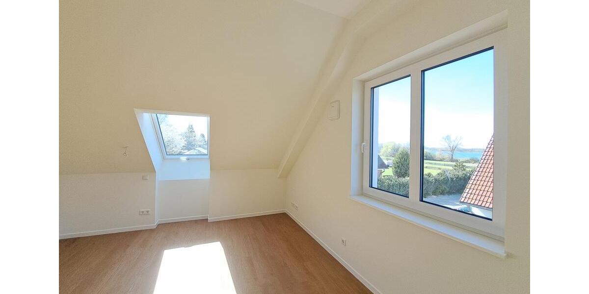 Dachgeschoßwohnung Güstrow - 4 Zimmer, 122 m&sup2;, 1.652&euro; | Angebot:25214616