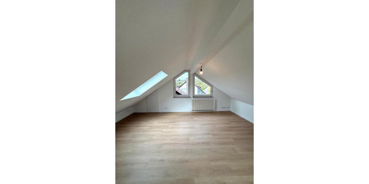 Dachgeschoßwohnung Reichenbach an der Fils - 2.5 Zimmer, 40 m&sup2;, 640&euro; | Angebot:26263038
