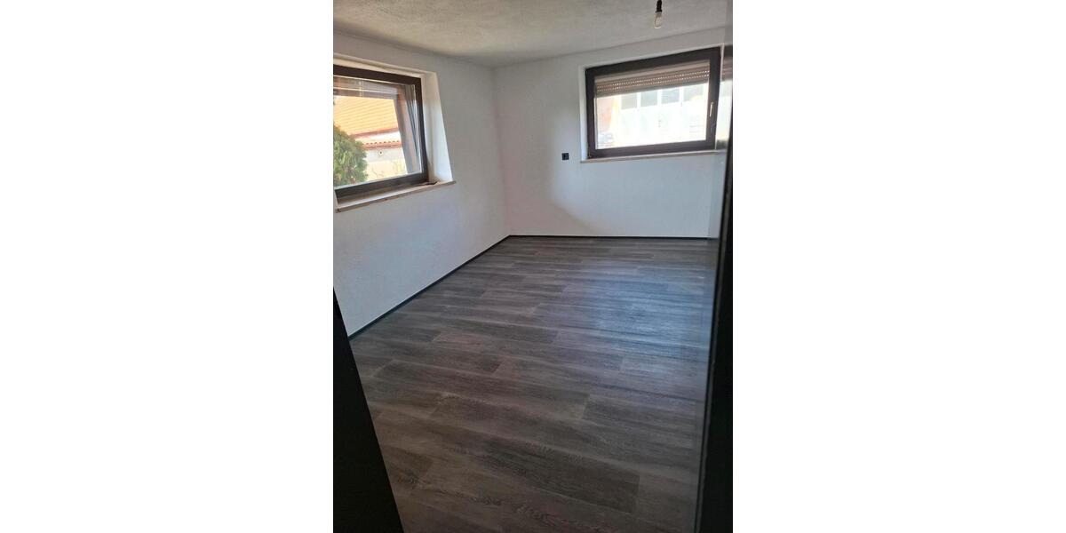 Bauernhaus, Landhaus Abenberg - 7 Zimmer, 200 m&sup2;, 1.200&euro; | Angebot:25872937