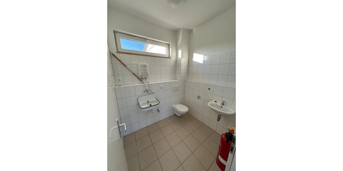 Reserviert! Ebenerdige Gewerbefläche als Teil des lokalen Versorgungsstandortes in Schildau mit Handels-, Dienstleistungs- und Gesundheitsangeboten zimmer