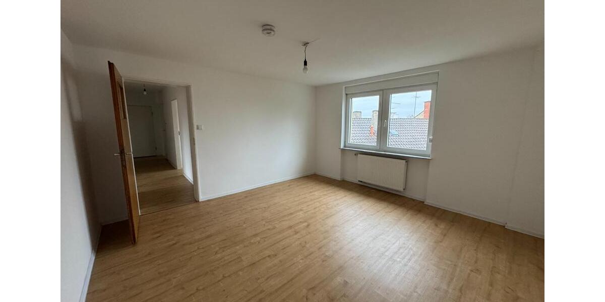 3-Zimmer-Wohnung mit Balkon in gepflegtem MfH am Ruthenplatz 3 zimmer