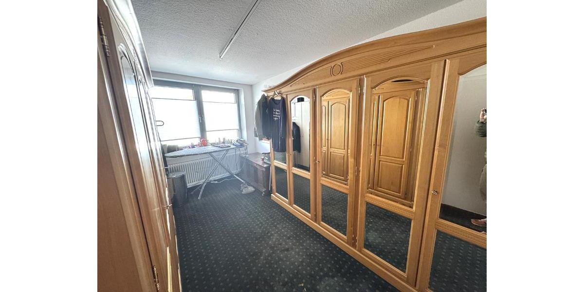 Etagenwohnung Cloppenburg - 4 Zimmer, 147 m&sup2;, 1.000&euro; | Angebot:25377047