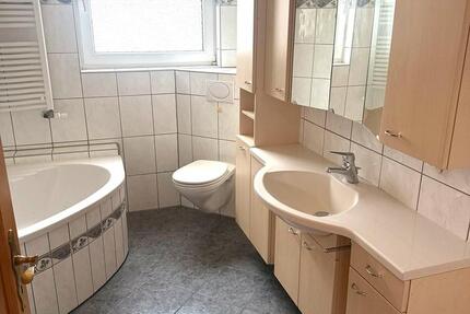 Wohnung Helmstedt - 4 Zimmer, 110 m&sup2;, 800&euro; | Angebot:24809970