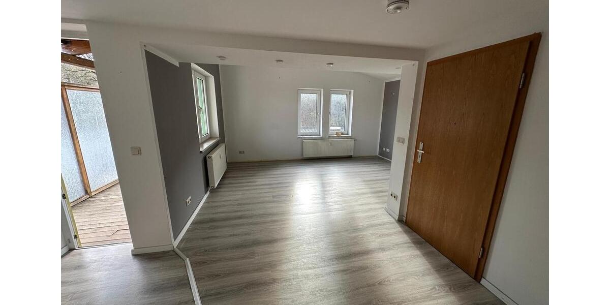 Helle 3-Raum-Wohnung mit Balkon und Stellplatz in ruhiger Lage von Stadtilm 3 zimmer