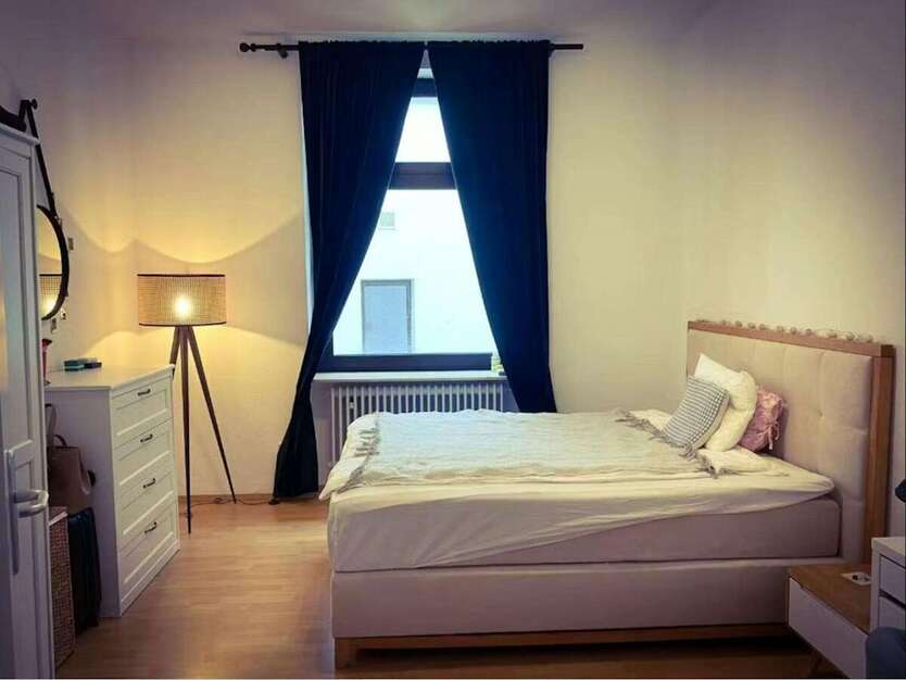 WG-Zimmer in Frankfurt am Main 999 € 15 m² zimmer