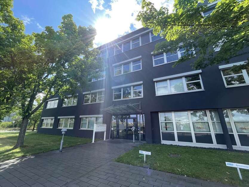 hochwertige, sanierte Bürofläche im Dölziger Gewerbegebiet!