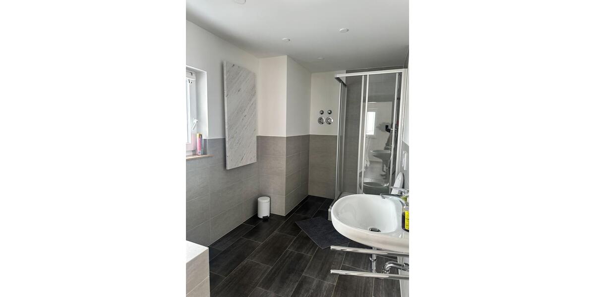 Wohnen auf Zeit Schierling - 10 Zimmer, 240 m&sup2;, 500&euro; | Angebot:24829447