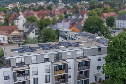 Großzügige Neubauwohnung von Privat mit 4 Zimmern, Balkon, Stellplatz und Einbauküche zimmer