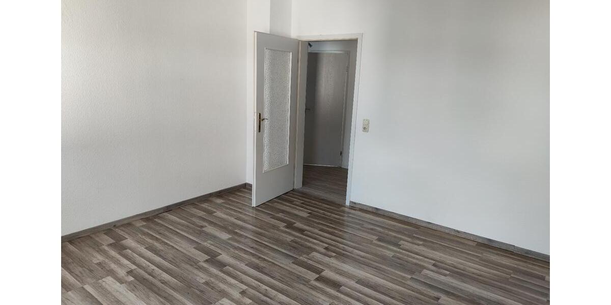 Dachgeschoßwohnung Schmölln - 2 Zimmer, 52 m&sup2;, 334&euro; | Angebot:25758191
