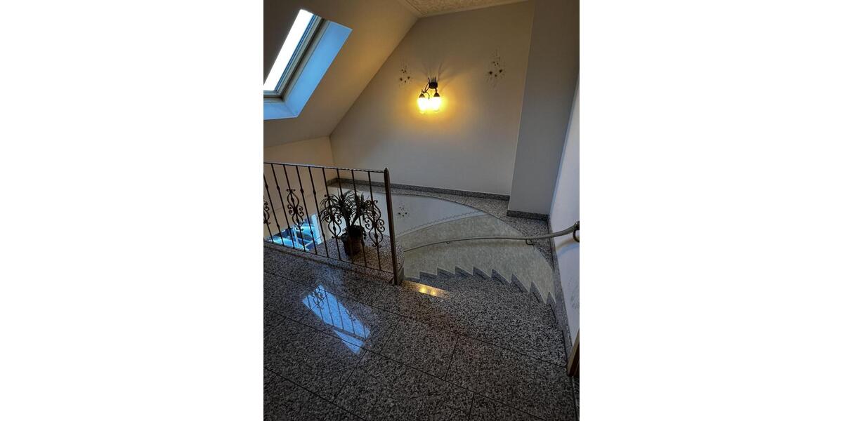 Dachgeschoßwohnung Döbeln - 3 Zimmer, 64 m&sup2;, 390&euro; | Angebot:25418324