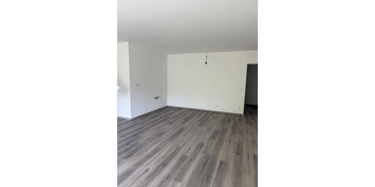 Etagenwohnung Düsseldorf Oberkassel - 2 Zimmer, 72 m&sup2;, 1.051&euro; | Angebot:26329682