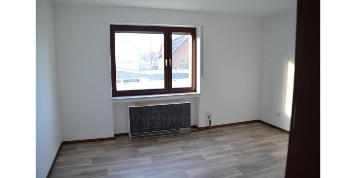 Etagenwohnung Preußisch Oldendorf - 3 Zimmer, 86 m&sup2;, 500&euro; | Angebot:24787903