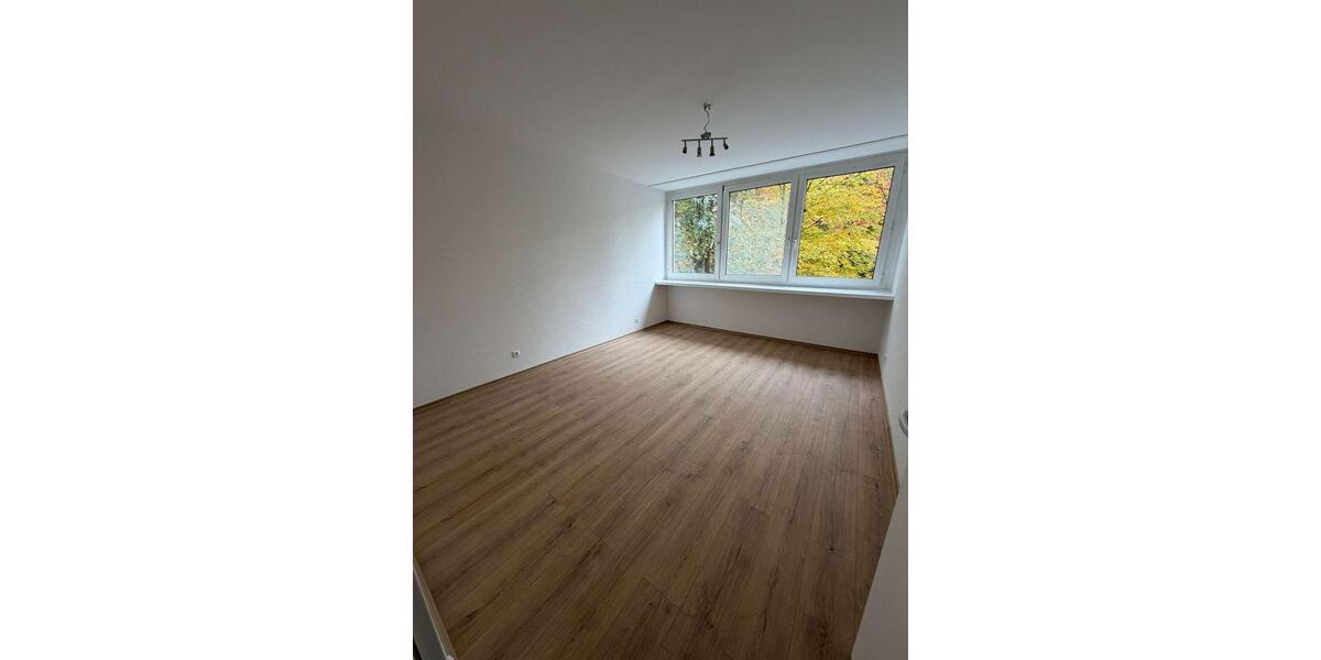 Etagenwohnung Karlsruhe Wettersbach - 4 Zimmer, 126 m&sup2;, 1.225&euro; | Angebot:25783076
