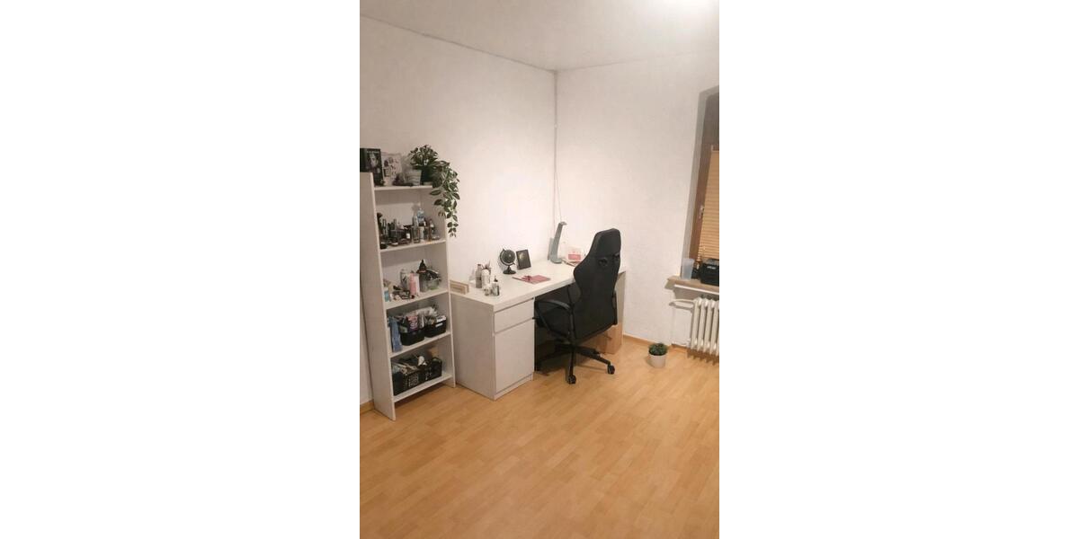 Dachgeschoßwohnung Siegen Weidenau - 3 Zimmer, 20 m&sup2;, 320&euro; | Angebot:25048258