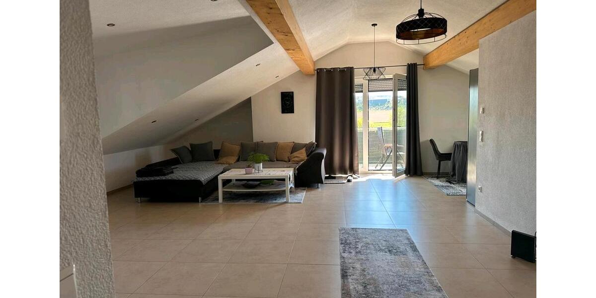 Dachgeschoßwohnung Knittlingen - 2 Zimmer, 90 m&sup2;, 1.050&euro; | Angebot:26221318