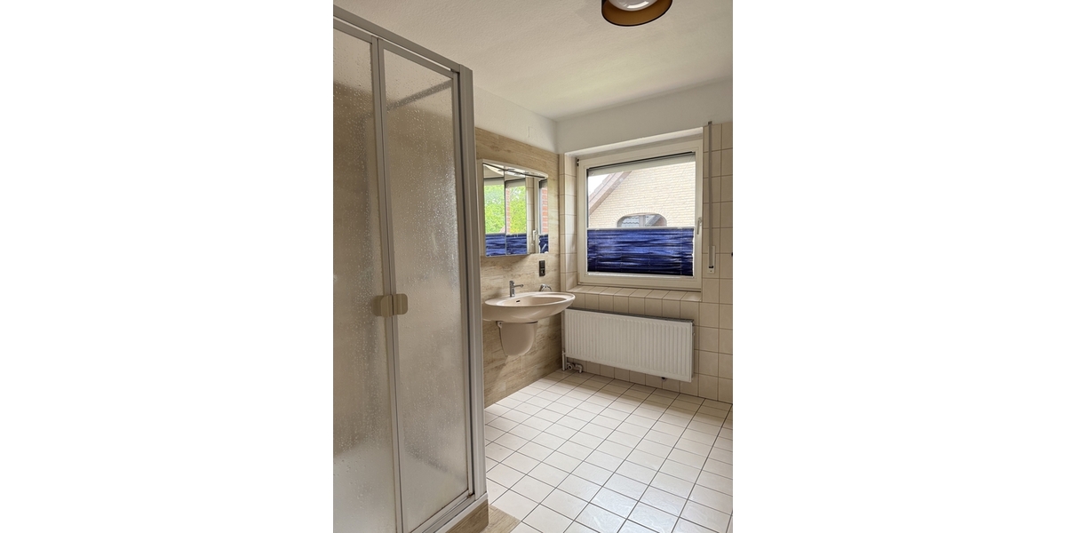 Oberwohnung mit Balkon am Obenende in zentraler Lage - Dachgeschoßwohnung Papenburg | Angebot:26095806