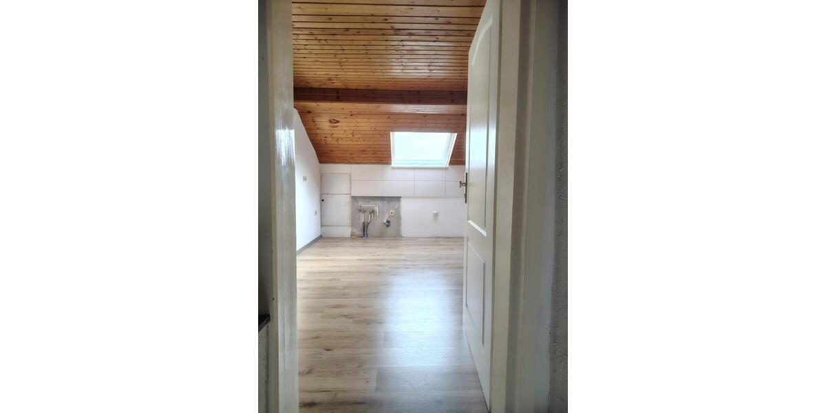 Dachgeschoßwohnung Neckarbischofsheim - 2 Zimmer, 47 m&sup2;, 590&euro; | Angebot:26610117