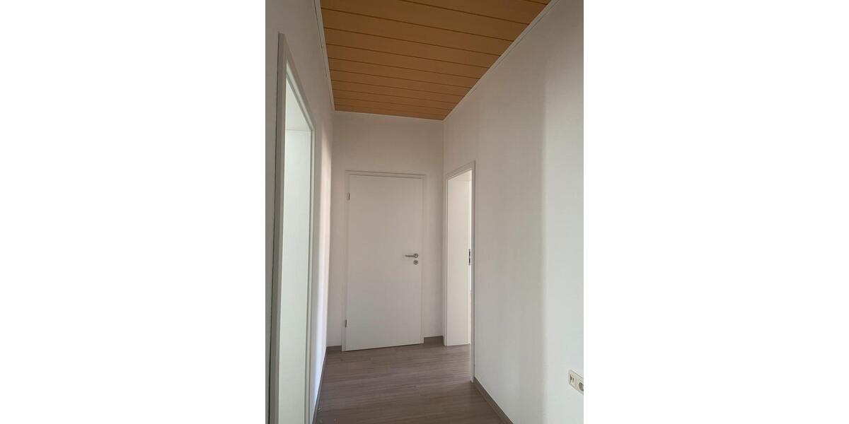 Etagenwohnung Eisenberg - 1 Zimmer, 63 m&sup2;, 400&euro; | Angebot:25935105