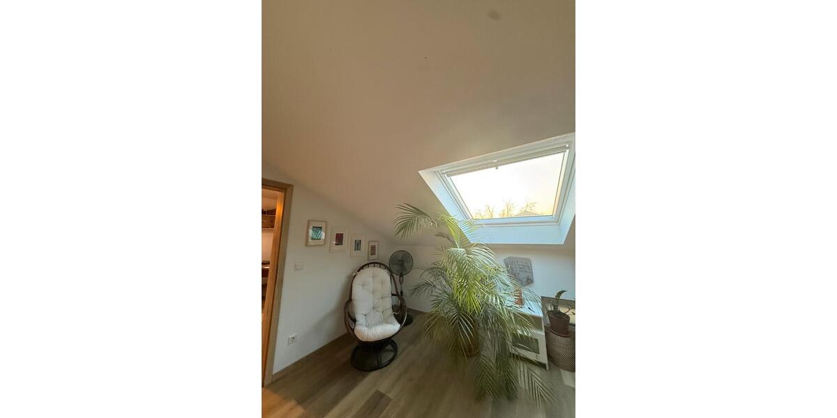 Dachgeschoßwohnung Apolda - 3 Zimmer, 85 m&sup2;, 930&euro; | Angebot:25352752