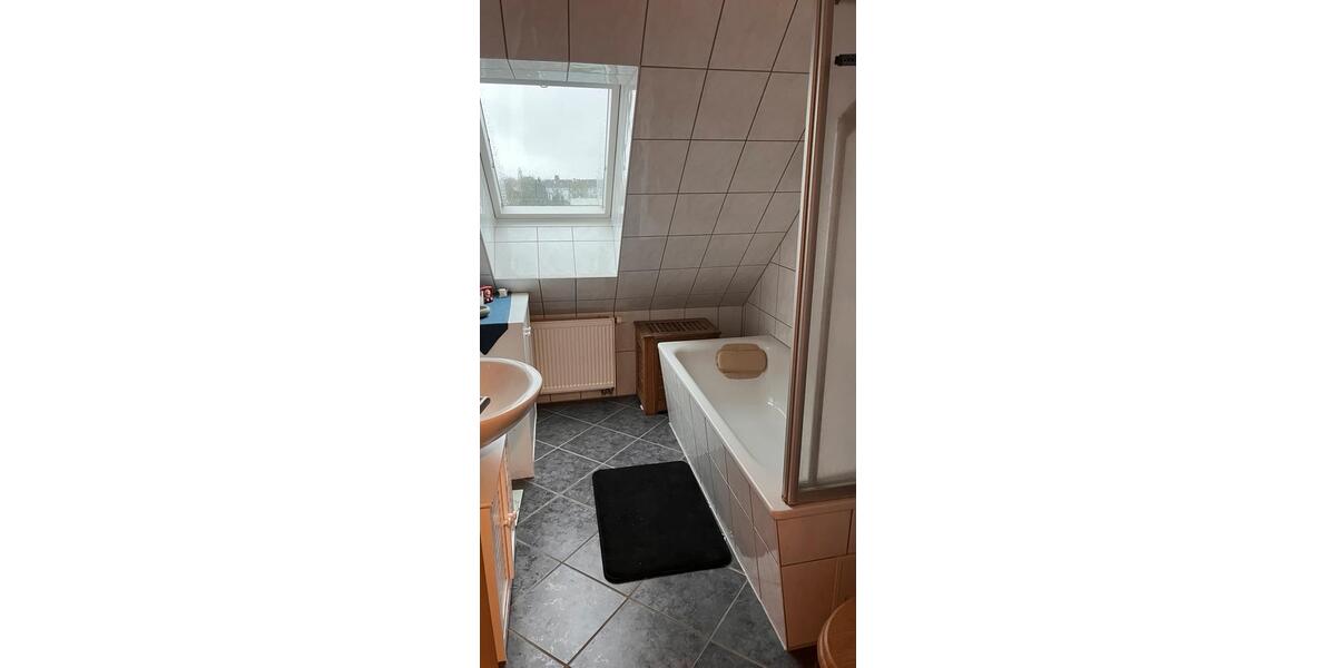 Dachgeschoßwohnung Hoyerswerda - 3 Zimmer, 72 m&sup2;, 850&euro; | Angebot:26513231